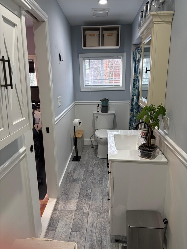 Building Photo - 52 Bolton St