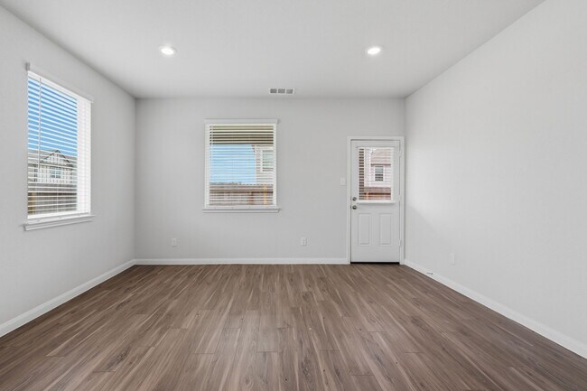 Building Photo - 2405 Bray Head Dr