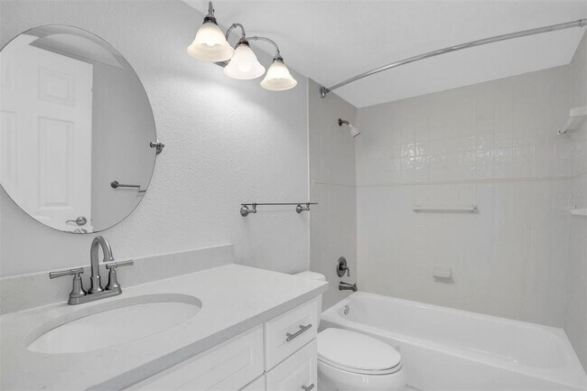 Building Photo - 7625 Sun Island Dr S