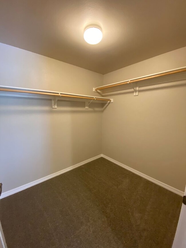 Building Photo - UPPER LEVEL CONDO (RPM#43)