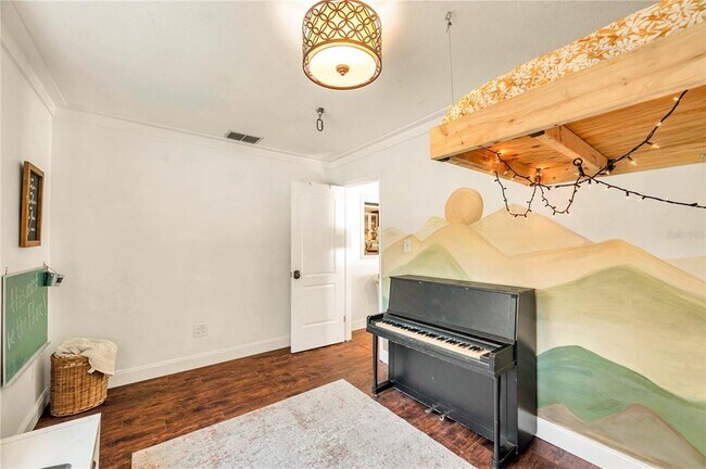 Building Photo - 16084 Stur St