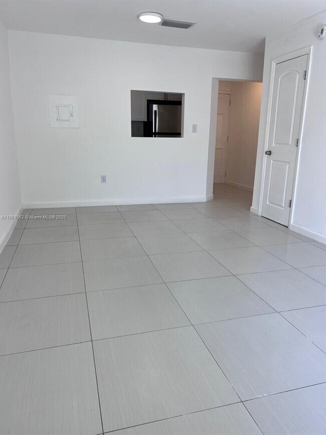 Building Photo - 7820 NE Bayshore Ct