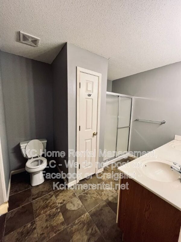 Building Photo - 6836 N Olive St