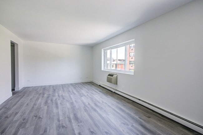 Building Photo - 5314 N Damen Ave