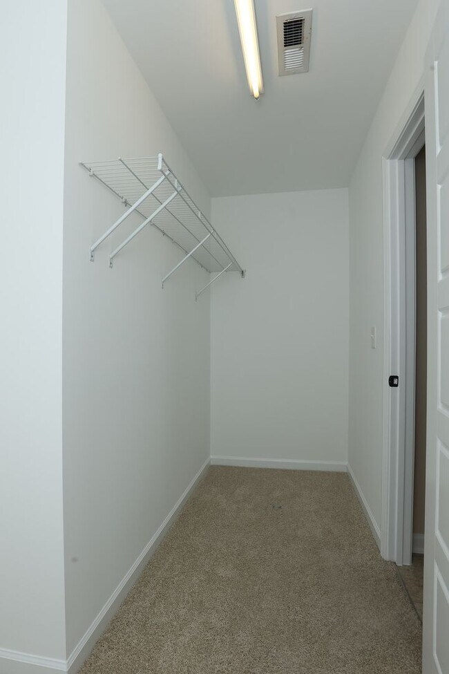 Building Photo - The Landing at Mill Creek community!  Washer / Dryer included