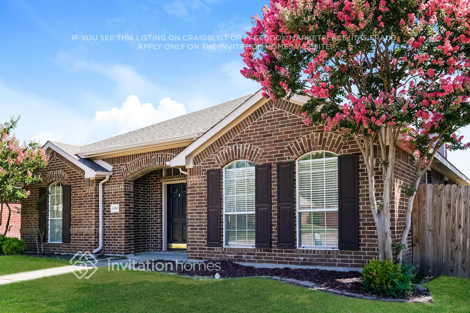 Building Photo - 1434 Vanderbilt Ln