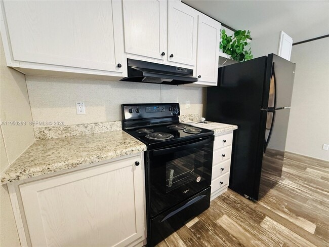 Building Photo - 334 Oak Crest Dr