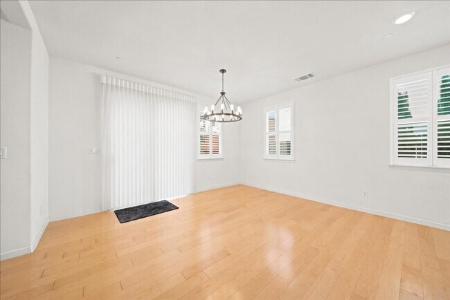 Building Photo - 15 Bannock Glen Pl
