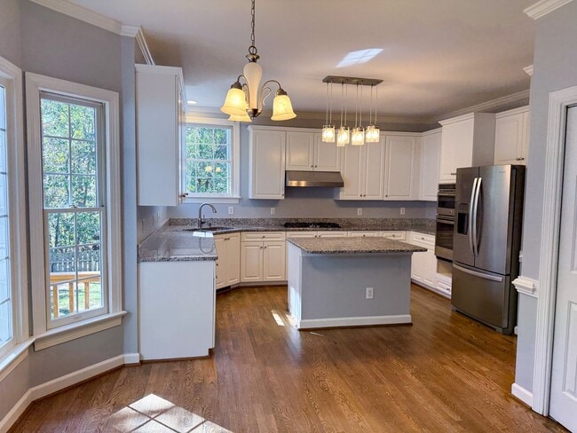 Building Photo - Gorgeous 4-Bedroom Home on a Cul-de-Sac wi...