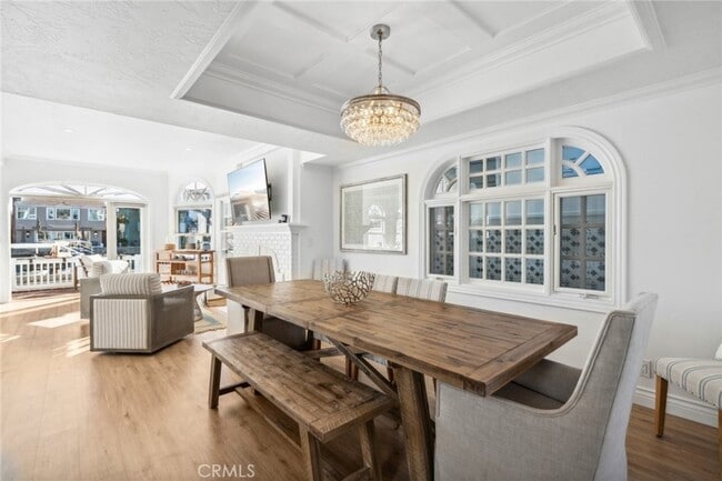 Building Photo - 125 Grand Canal