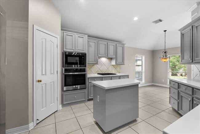 Building Photo - 3129 Red Maple Dr
