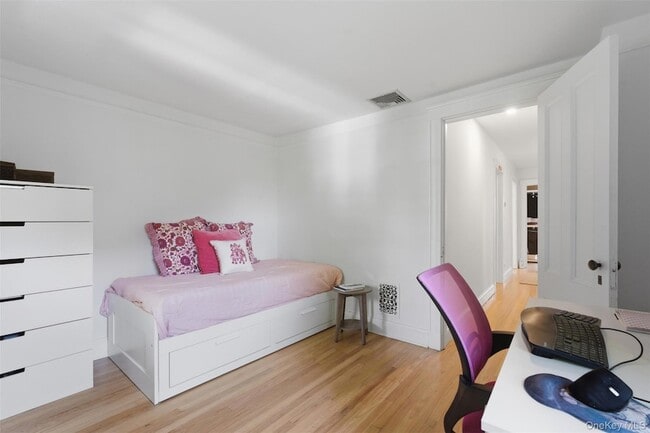 Building Photo - 27 N Dutcher St