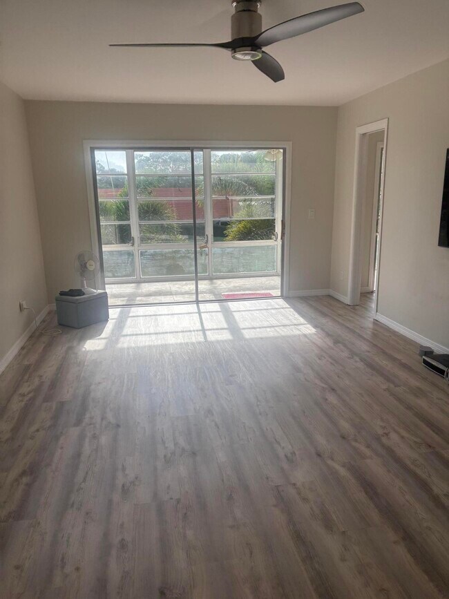 Building Photo - 2600 SE Ocean Blvd