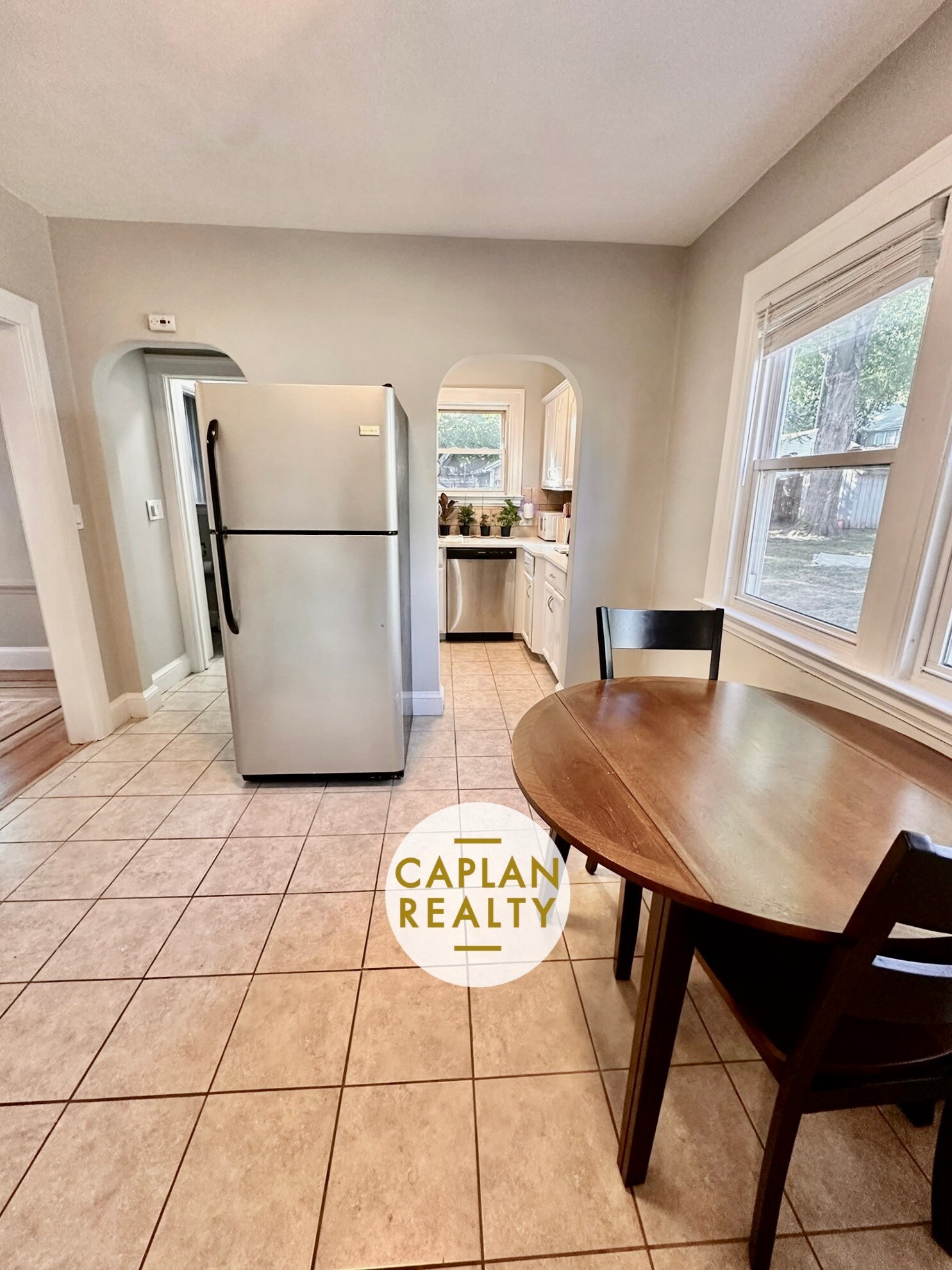 Building Photo - 86 Roydon Rd