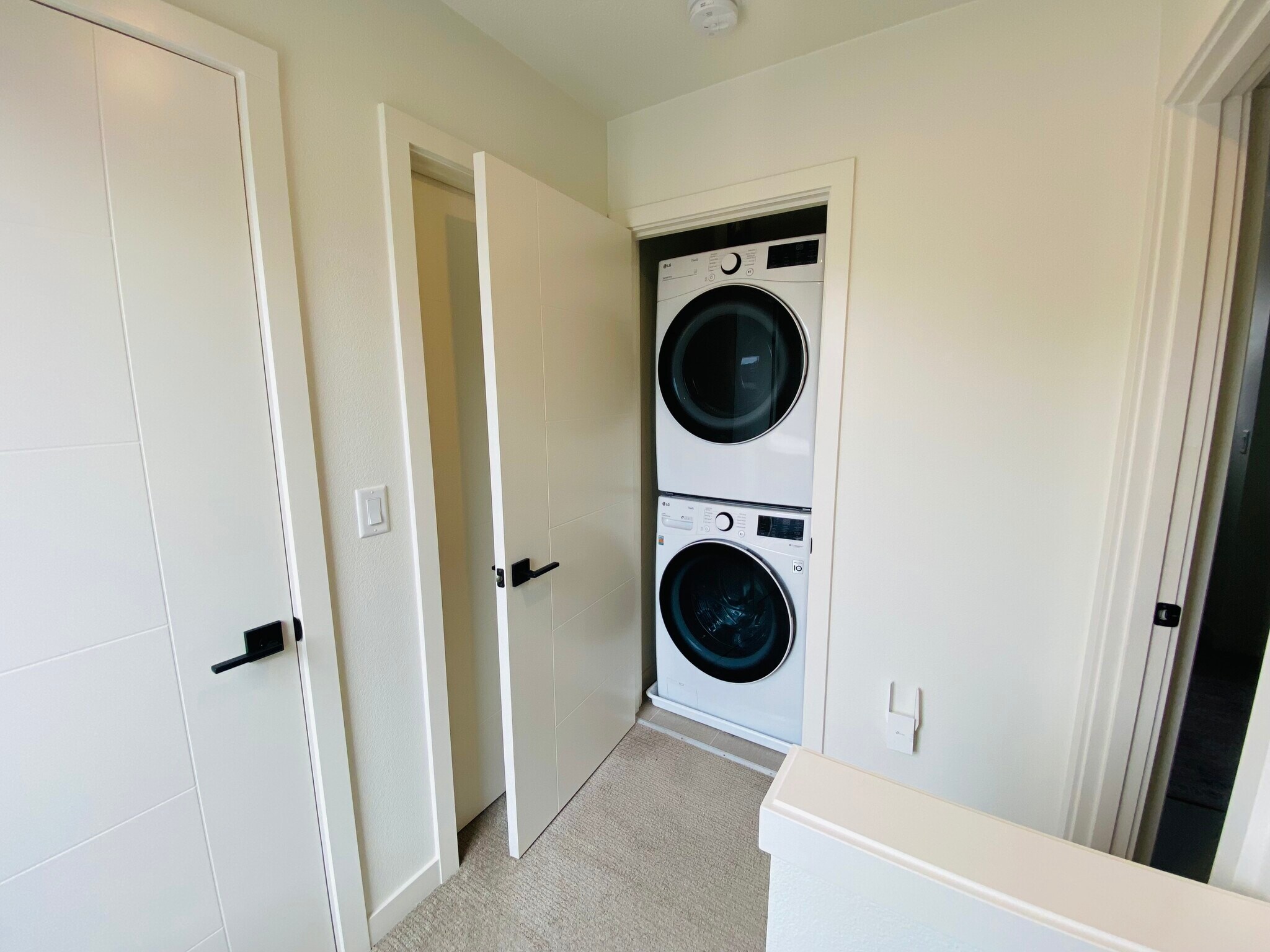 Building Photo - 3942 SE Gladstone St