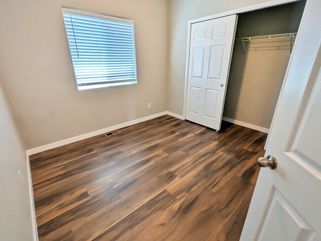 Building Photo - 9625 Rubicon Dr