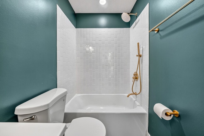 Building Photo - 2807 Beacon Ave