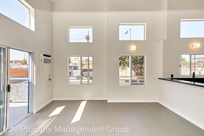 Building Photo - 2730 W Temple St