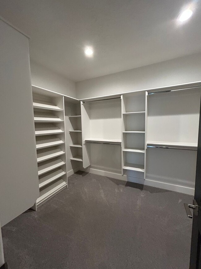 Building Photo - Riverstone: Gated Community, Pond Access i...