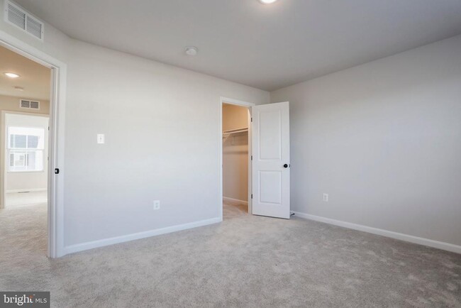 Building Photo - 62 Thrower Rd