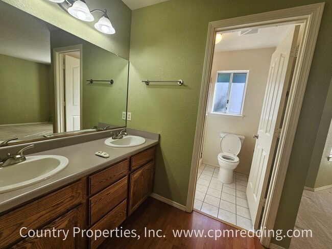 Building Photo - Spacious 4-Bedroom Home in Mary Lake Neighborhood Available Now!