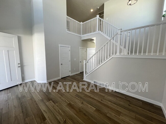 Building Photo - 1754 Oakwood Ln