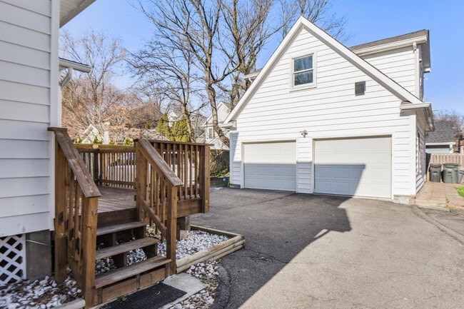 Building Photo - 4415 Bradley Ln