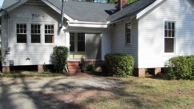 Building Photo - Great home near VSU!