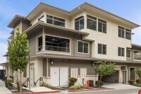 Building Photo - 6733 Skyview Dr