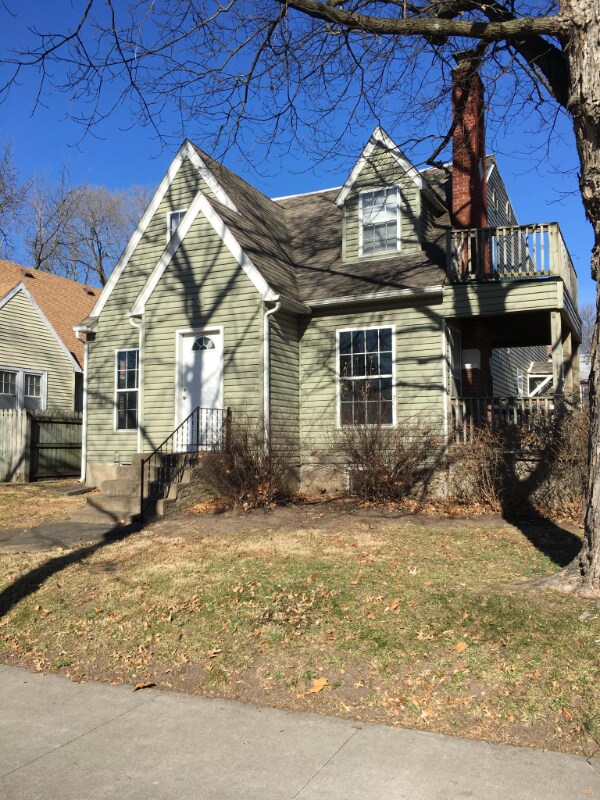 Building Photo - 600 W Broadway Blvd