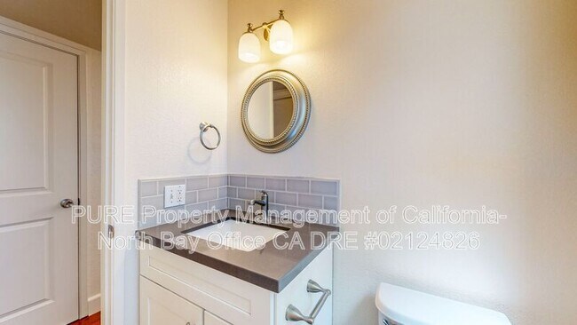 Building Photo - 360 Manka Cir