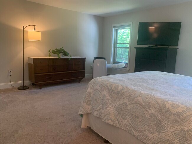 Building Photo - 508 Piscassic St