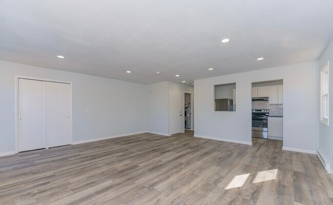 Building Photo - 128 Rockefeller Rd