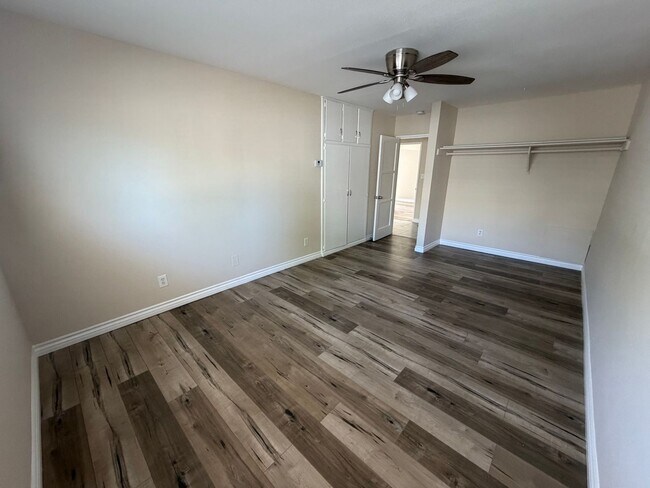 Building Photo - c6048