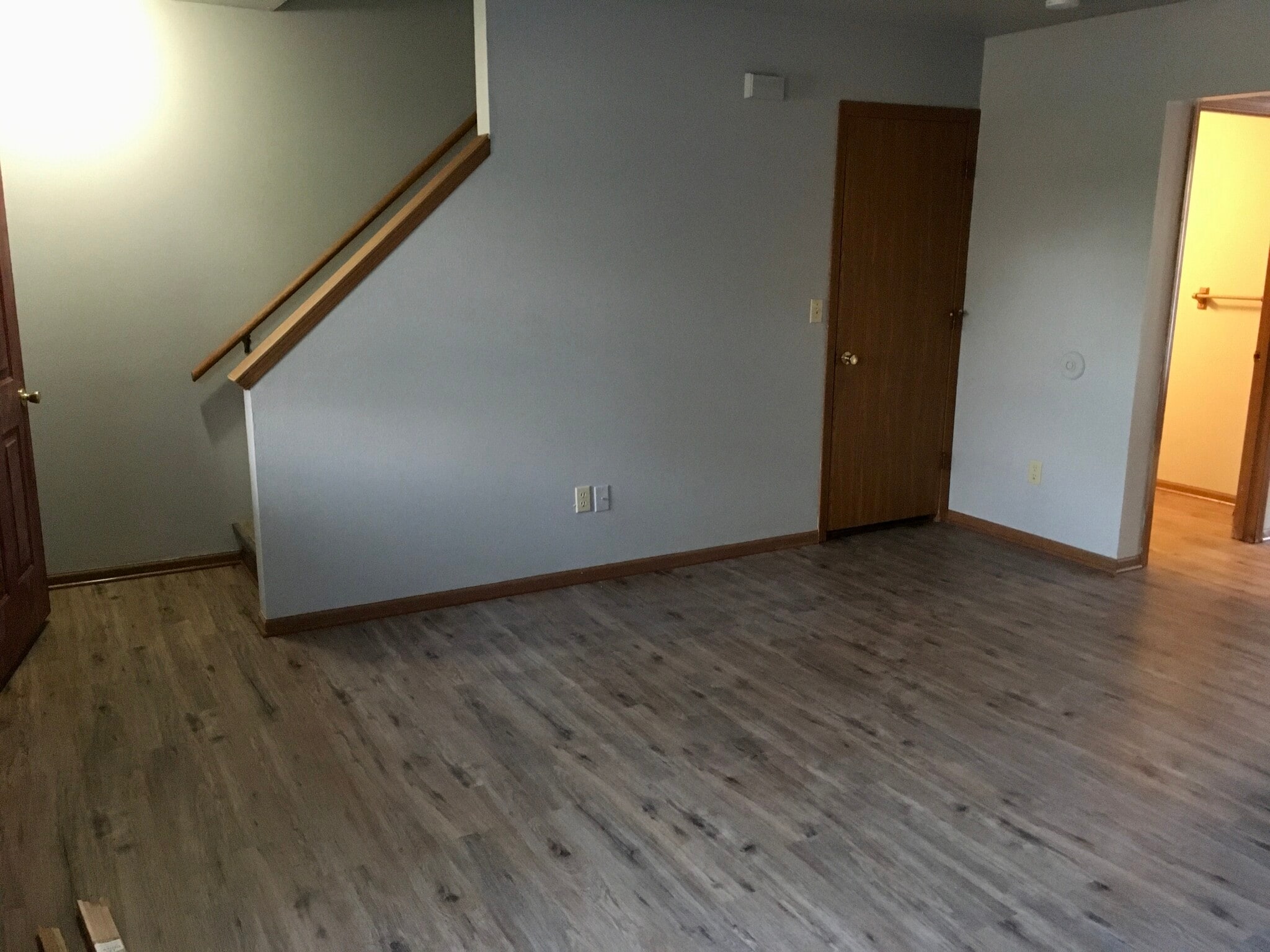 Building Photo - 425 E Monroe Ave