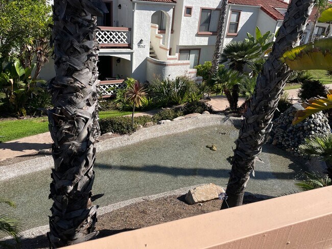 Building Photo - Stylish 3-Bedroom Retreat in the Highly De...