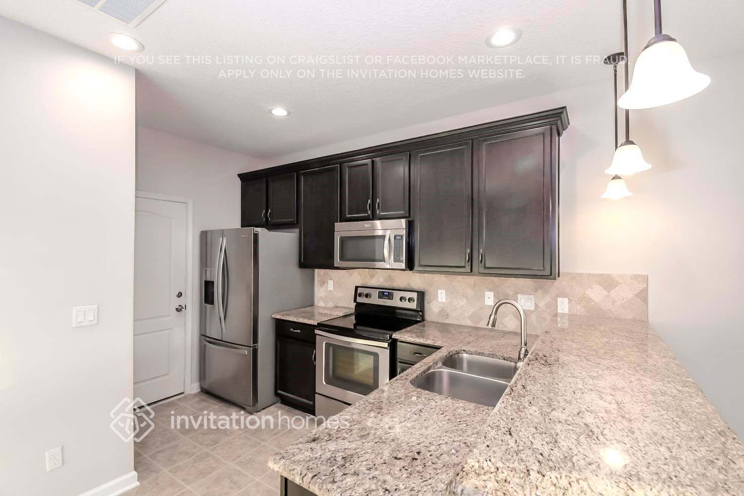 Building Photo - 431 Oasis Ln