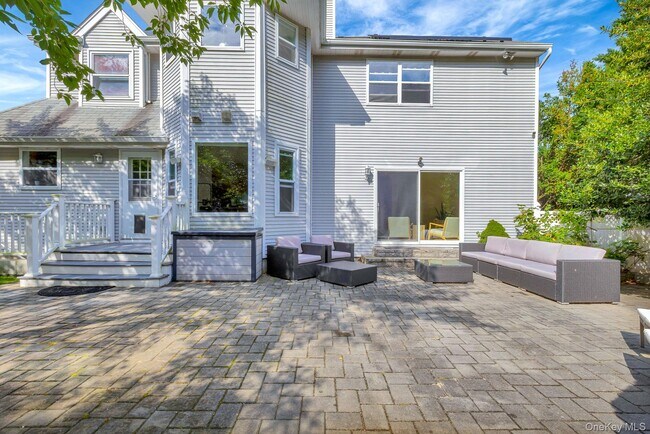 Building Photo - 65 Mayfair Rd
