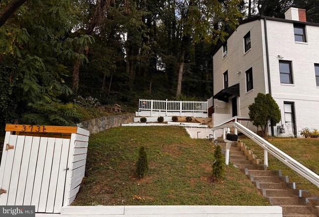 Building Photo - 3731 S Kemper Rd
