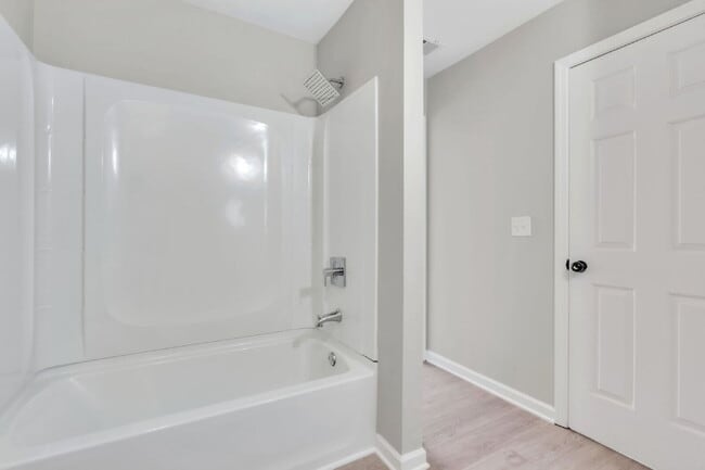 Building Photo - 2 Bedroom, 1.5 Bathroom Townhome – Granite Counters & Open Floor Plan $1400/mo rent