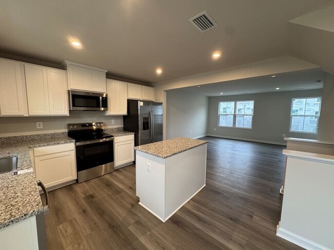 Building Photo - Brand New Townhouse, Great Location!