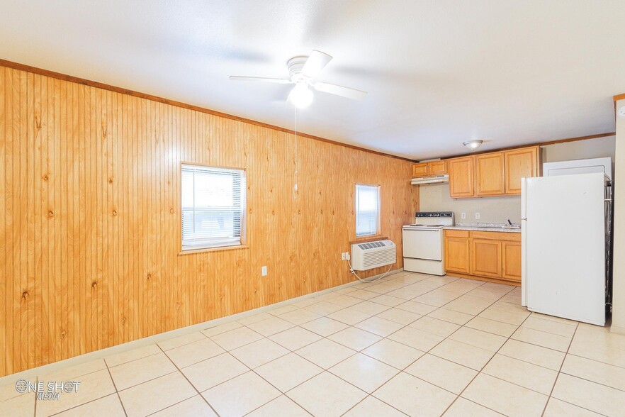 Building Photo - 104 College Dr