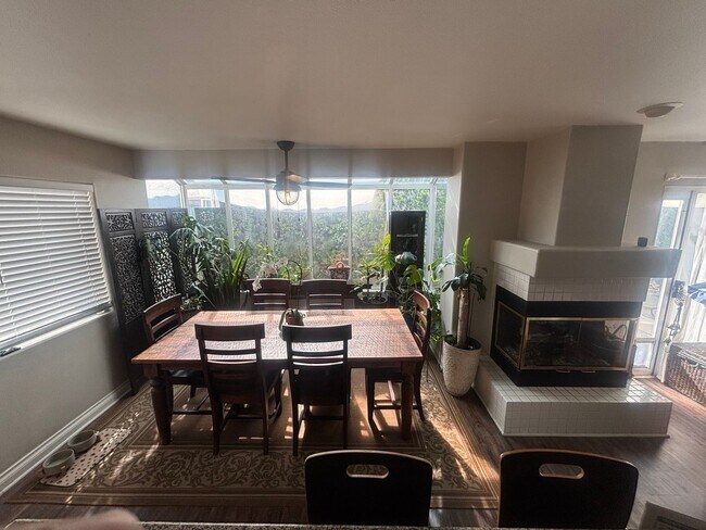 Building Photo - Beautiful 3-Bedroom Home with Solar and a Large Yard in Stevenson Ranch