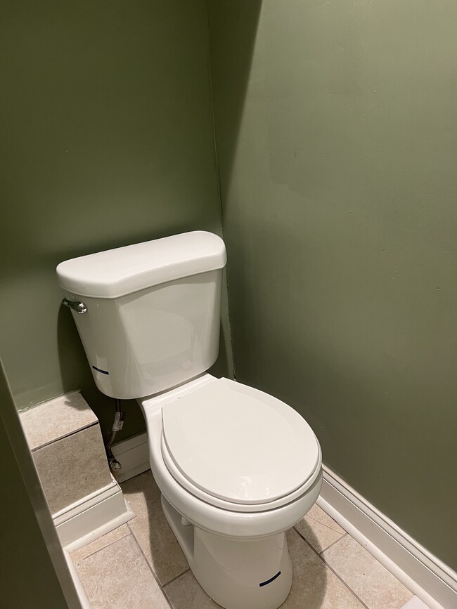 Full bath - 870 Carroll St