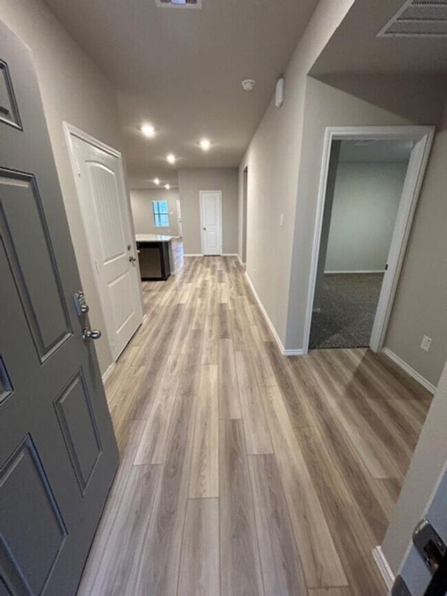 Building Photo - 4 Bedroom House in Rockbridge