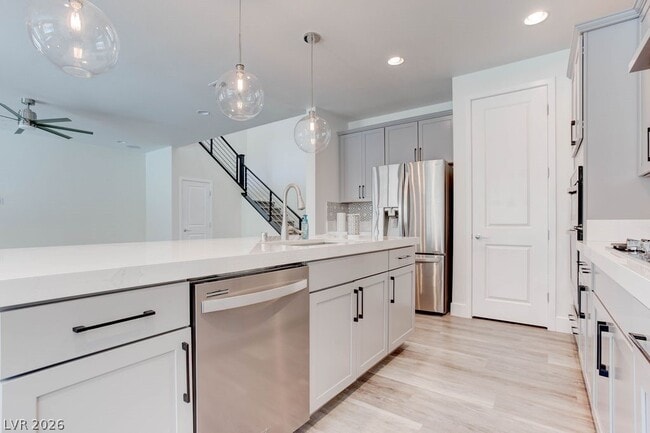 Building Photo - 12735 Coastline Shadow St