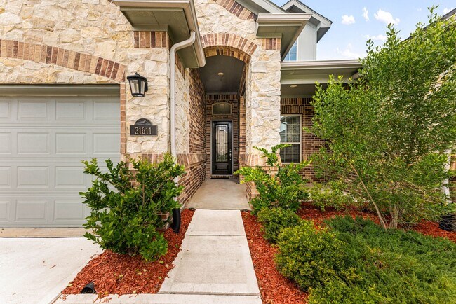 Building Photo - 31611 Donoso Dr