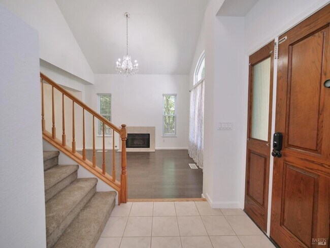 Building Photo - 3500 Crownridge Dr