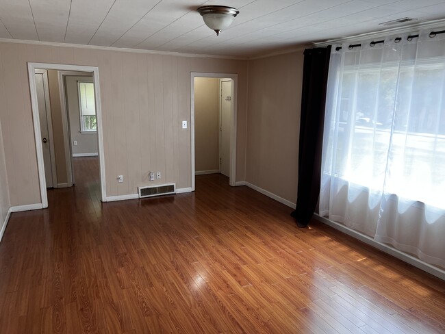 Building Photo - 2208 W 76th St