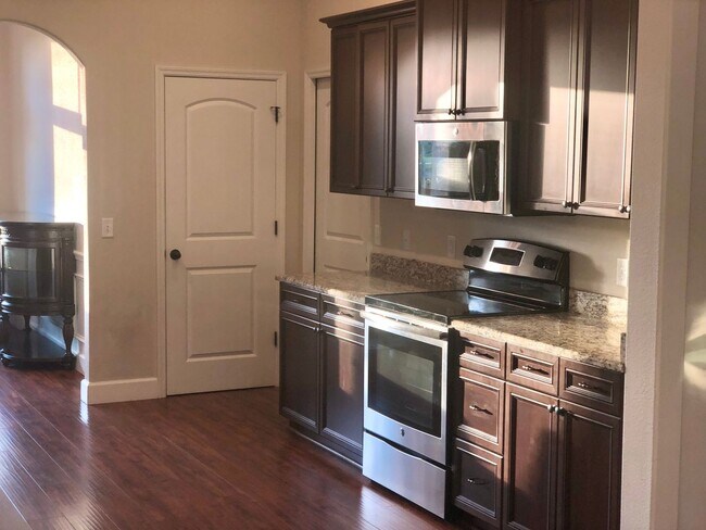 Building Photo - Beautiful Home In Cinnamon Hills